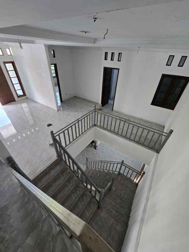 dijual rumah duren sawit