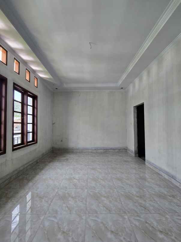 dijual rumah duren sawit