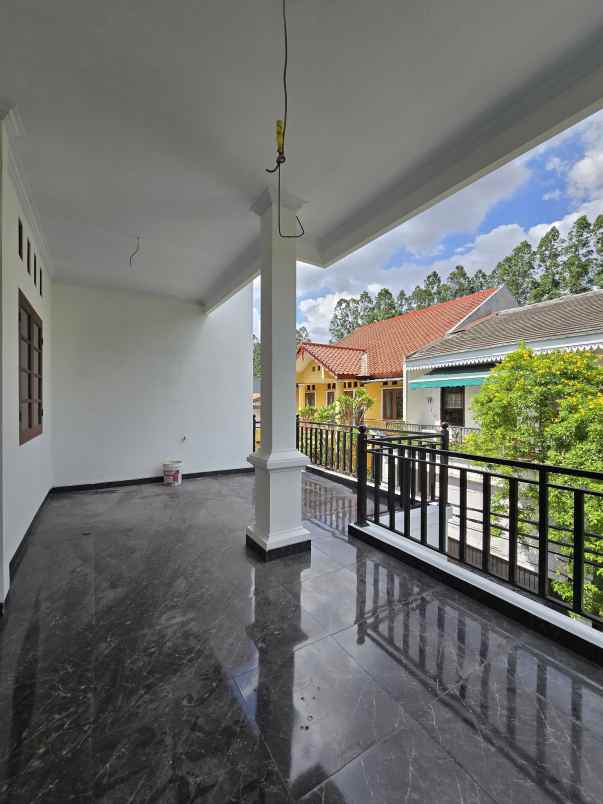 dijual rumah duren sawit