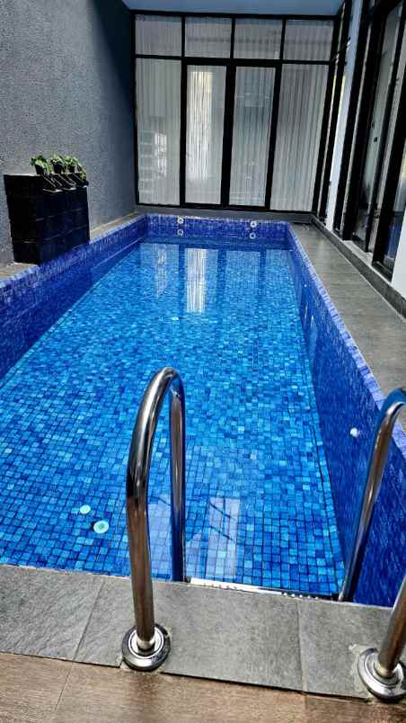 dijual rumah fullerton citraland