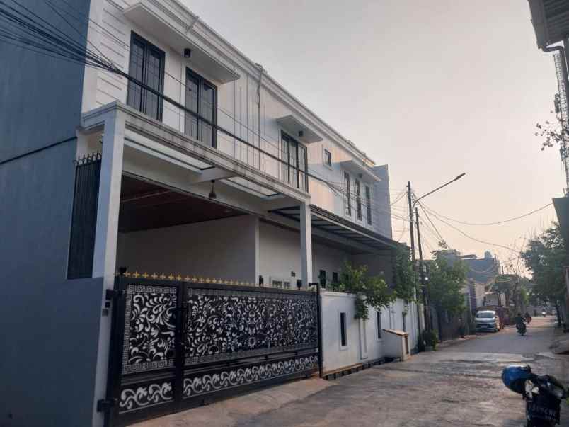 dijual rumah furnished lingkungan nyaman