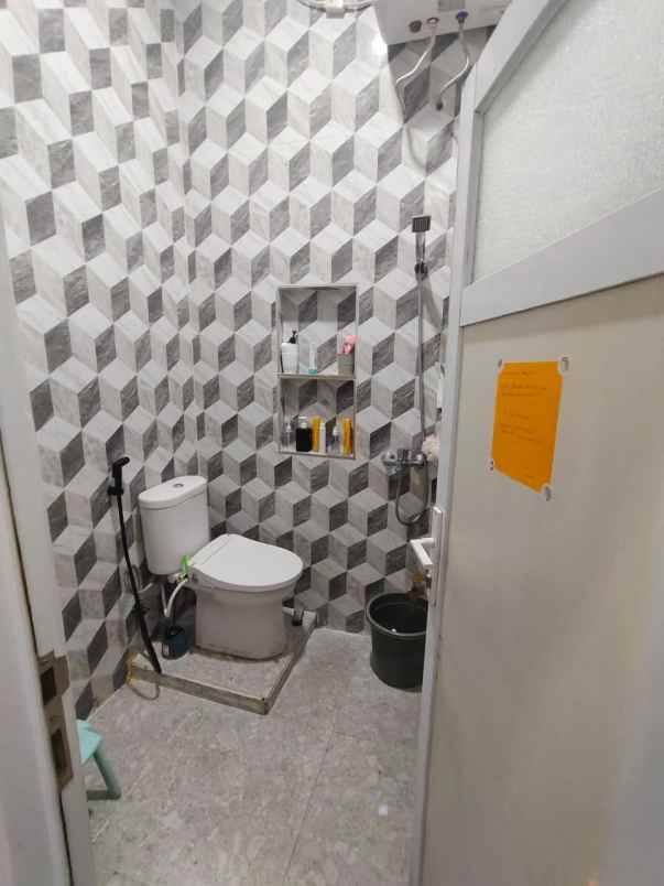 dijual rumah furnished lingkungan nyaman