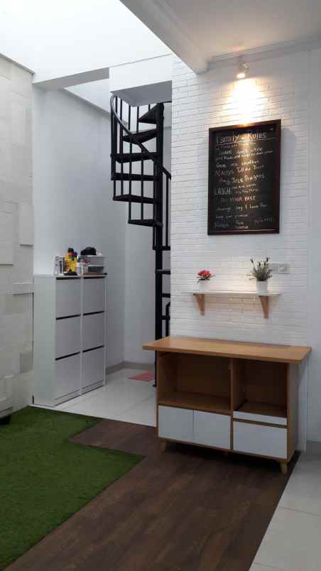 dijual rumah gading griya lestari