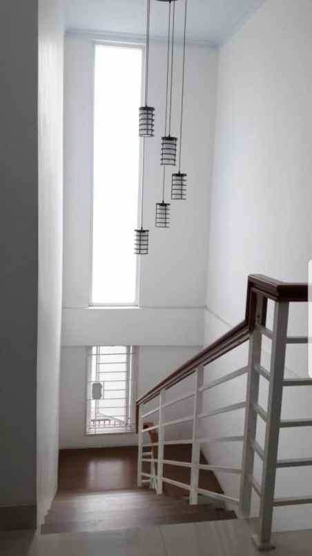 dijual rumah gading griya lestari