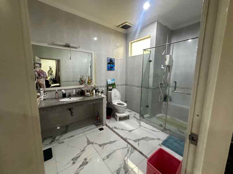 dijual rumah gading griya residence