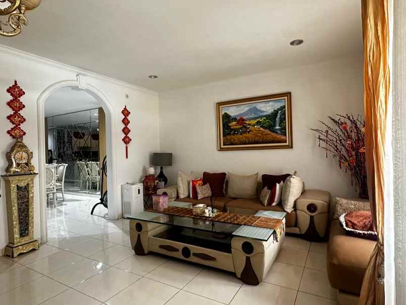 dijual rumah gading griya residence