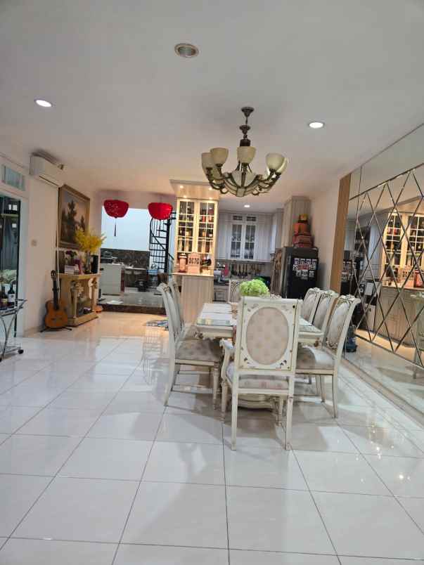 dijual rumah gading griya residence