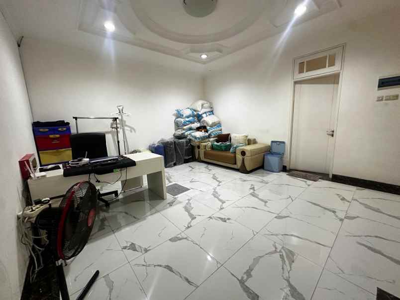 dijual rumah gading griya residence