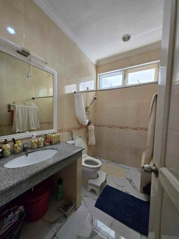 dijual rumah gading griya residence