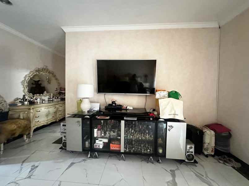dijual rumah gading griya residence