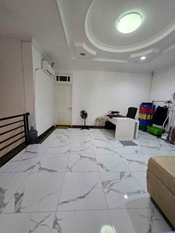 dijual rumah gading griya residence