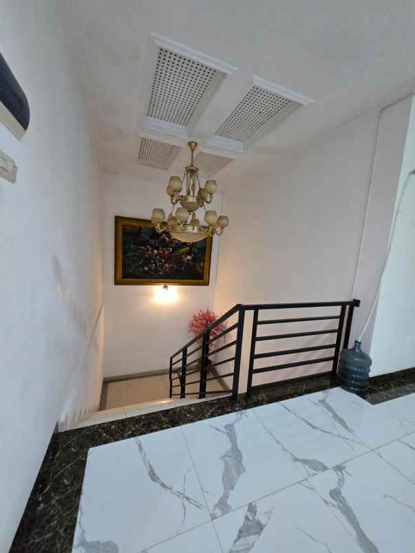 dijual rumah gading griya residence