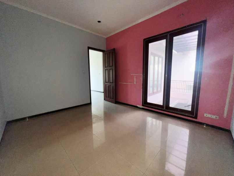 dijual rumah galaxy bumi permai araya 2