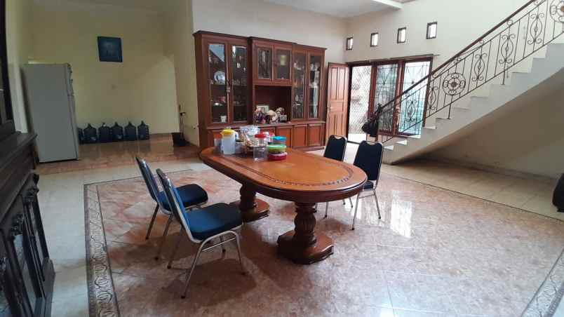 dijual rumah galur sari