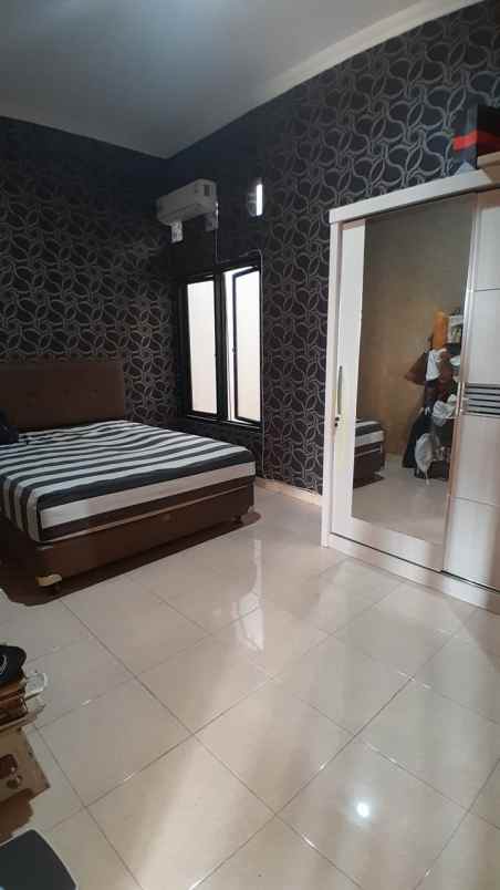 dijual rumah galur sari