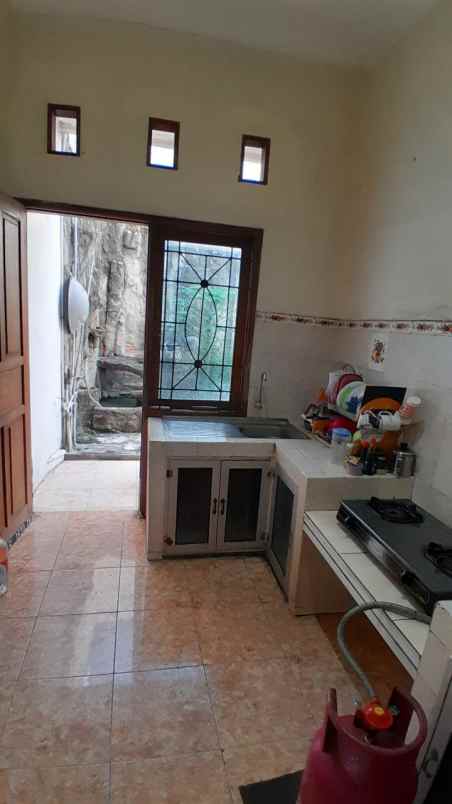 dijual rumah galur sari