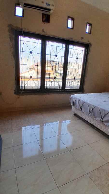 dijual rumah galur sari