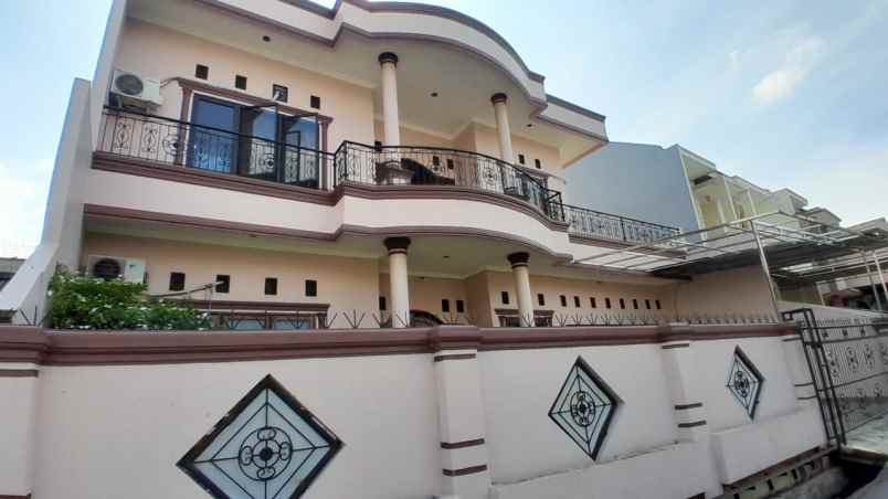 dijual rumah galur sari