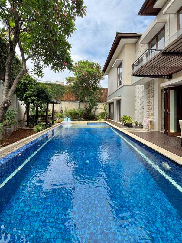dijual rumah gandaria