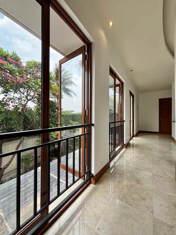 dijual rumah gandaria