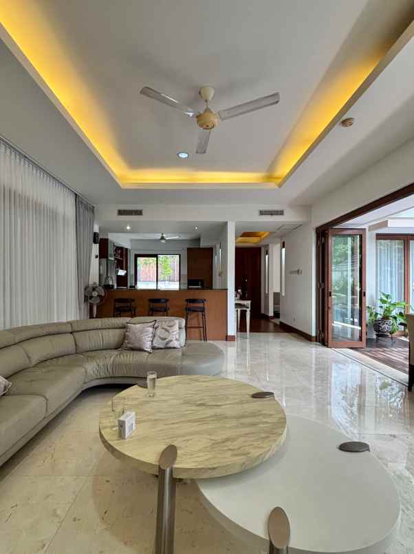 dijual rumah gandaria