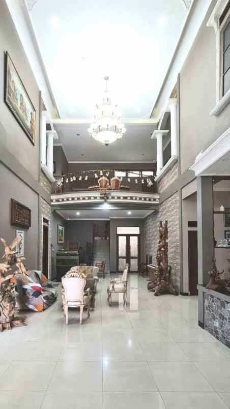 dijual rumah gandaria