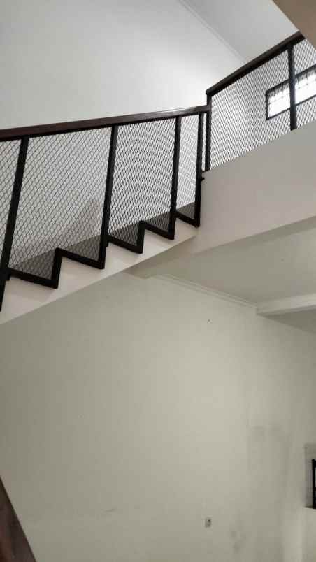 dijual rumah gandasololo