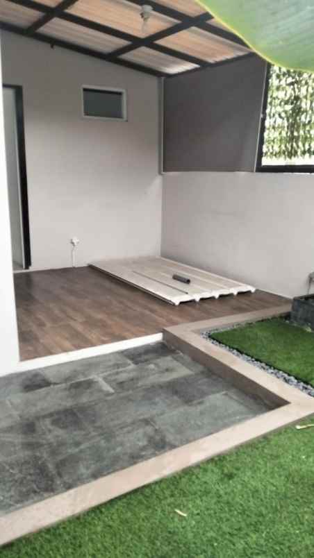 dijual rumah gandasololo