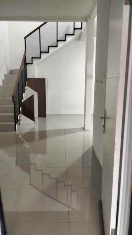 dijual rumah gandasololo