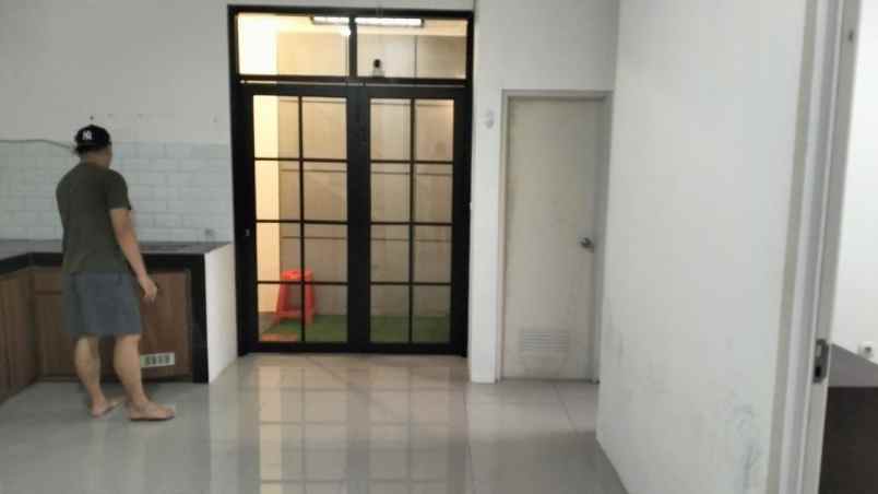 dijual rumah gandasololo