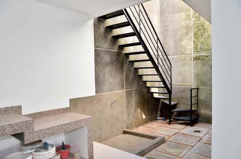 dijual rumah gayungsari