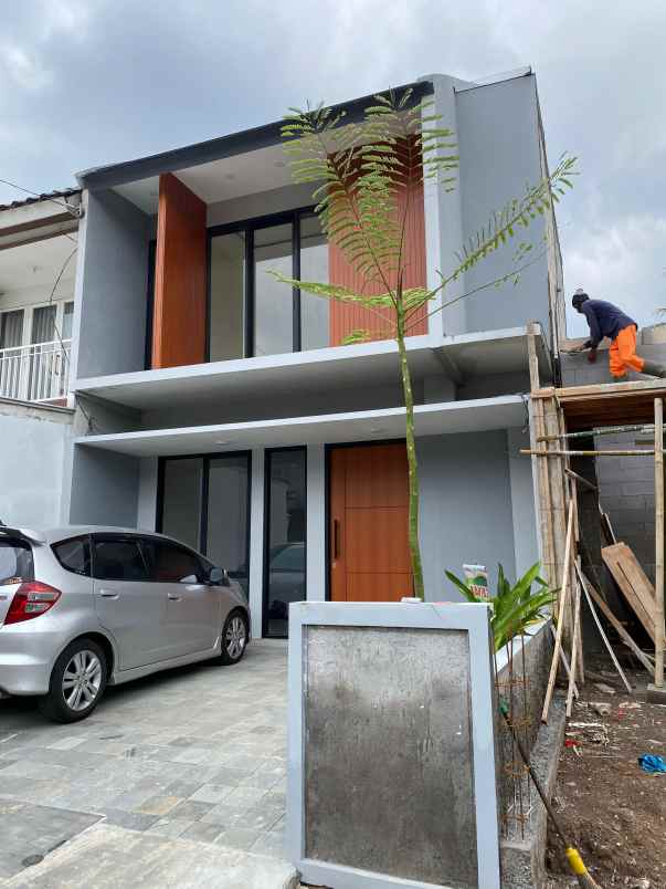 dijual rumah genuk