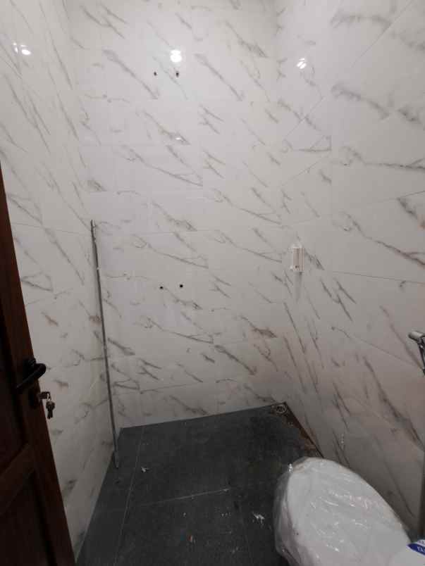 dijual rumah grafika