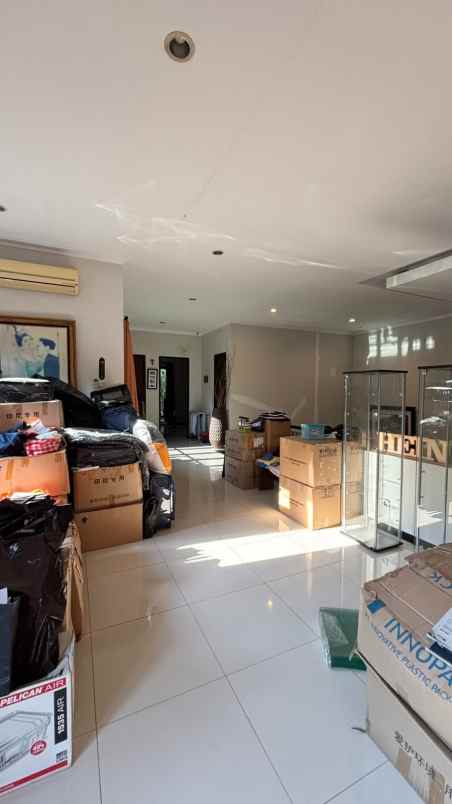 dijual rumah graha famili blok u