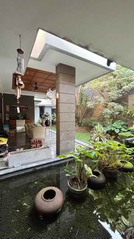 dijual rumah graha famili blok u