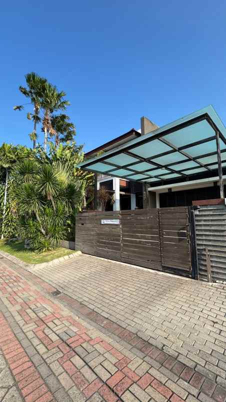 dijual rumah graha famili blok u