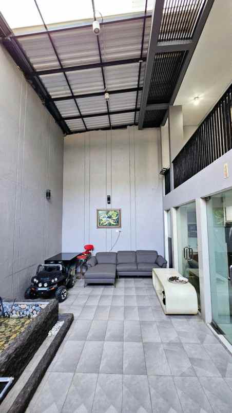 dijual rumah graha famili blok yy