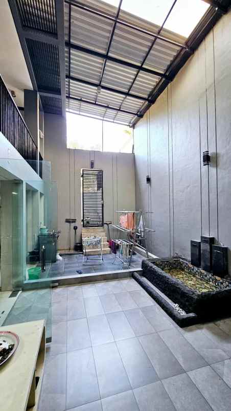 dijual rumah graha famili blok yy