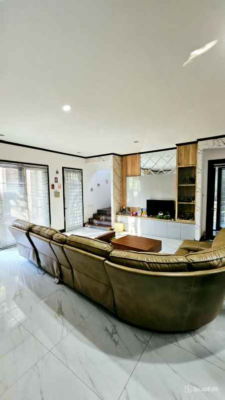 dijual rumah graha famili blok yy