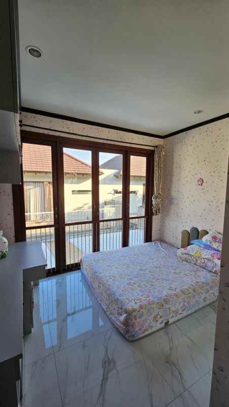 dijual rumah graha famili blok yy