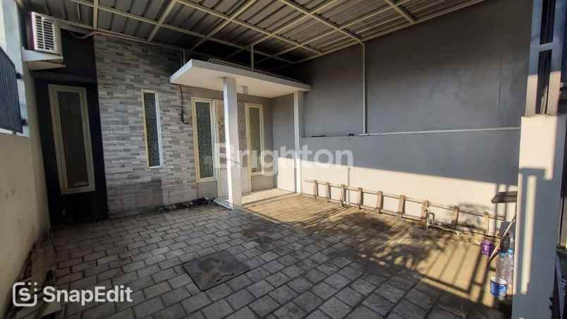 dijual rumah graha sukolilo regency