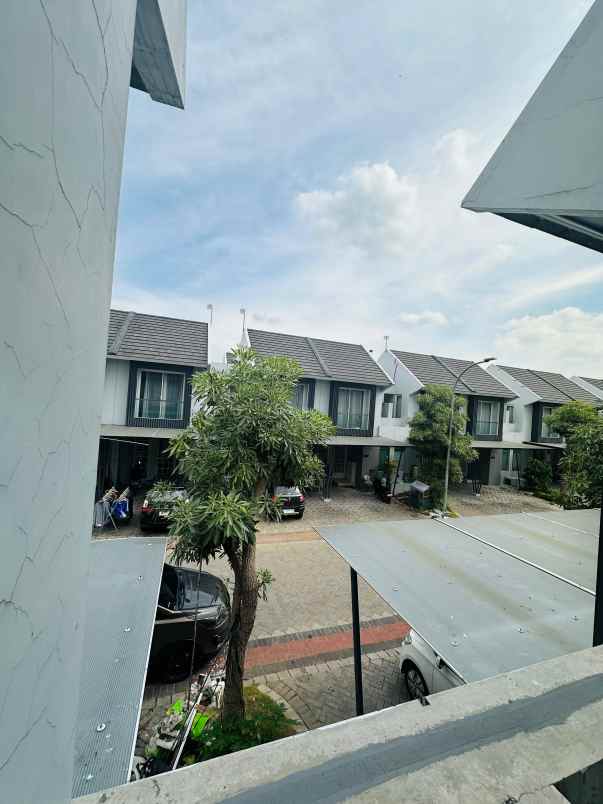 dijual rumah grand pakuwon buntaran