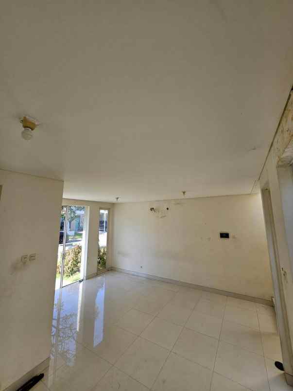 dijual rumah grand pakuwon tandes
