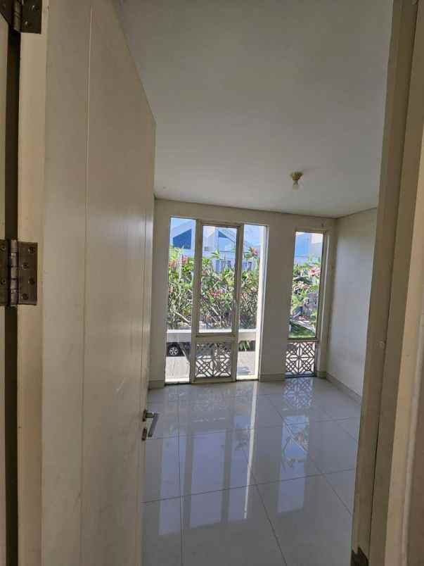 dijual rumah grand pakuwon tandes