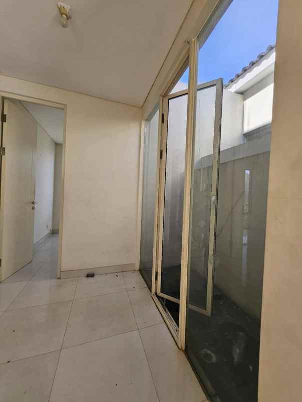 dijual rumah grand pakuwon tandes
