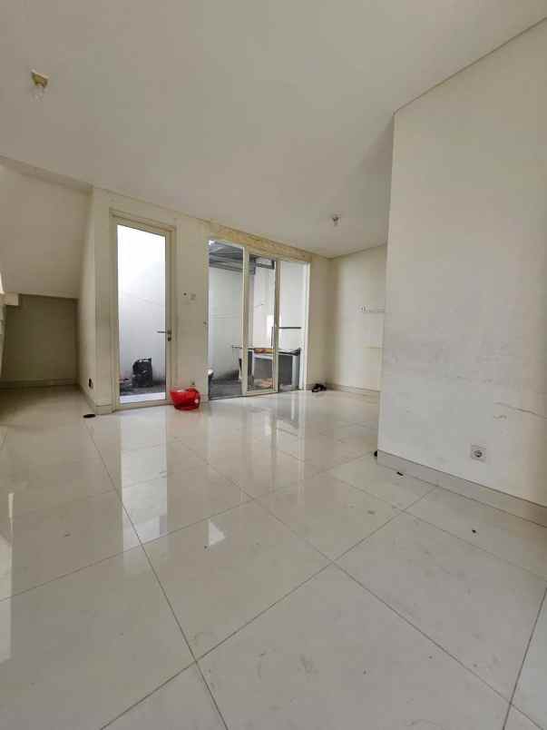 dijual rumah grand pakuwon tandes