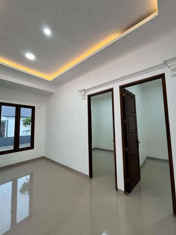 dijual rumah gunung pati