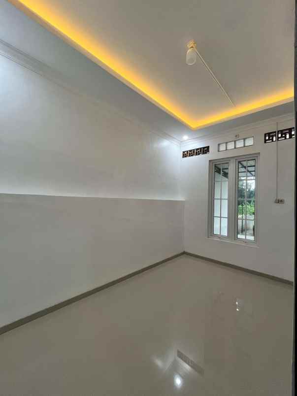 dijual rumah gunung pati