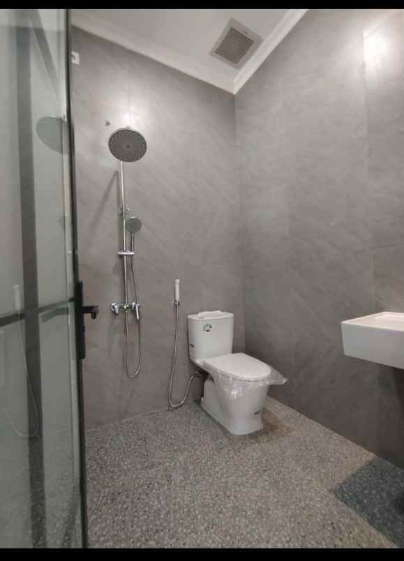 dijual rumah harapan indah