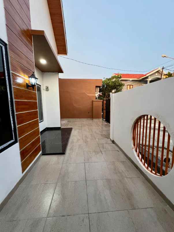 dijual rumah harapan indah